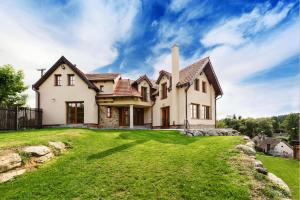 Stylová Lodge s vlastním koupáním & pergolou