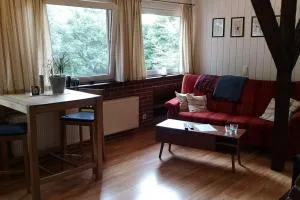 Top floor apartment with private entrance - Ramhusen