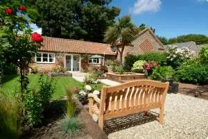 Coastal Hidden Gem - Twin en-suite room with garden - Stanhoe