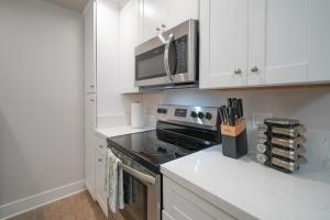 3 Mi to La Jolla Shores Relaxing Resort Retreat!