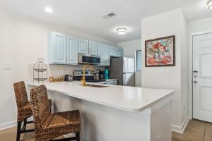 Romar Beach-105 by Vacation Homes Collection