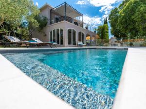 Villa B&D ZADAR for the complete pleasure of vacation !HEATED! PRIVATE POOL! Green oasis in the CENTER of ZADAR, 100m from the SEA