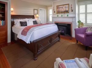Deluxe Queen Room room in Old Manse Inn
