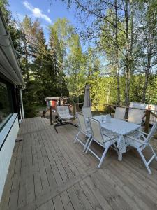 Modern Forest Retreat