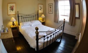 Double Room with Shared Bathroom room in The White Hart Inn