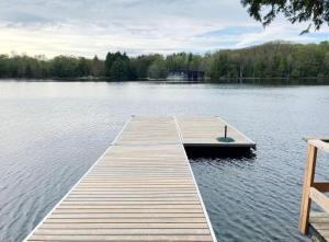 Alpine Lake House - Waterfront on Lake Muskoka