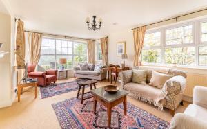 Hillcrest at Roger Ground