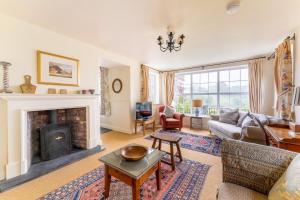 Hillcrest at Roger Ground