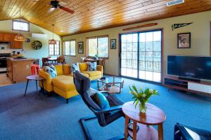 ‘The Atomic Squirrel Lodge’ Lake Gregory Getaway!