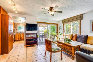 Ultimate Oceanfront Townhome with AandC On Kona Coast