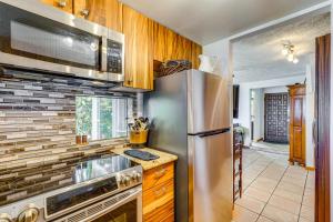 Ultimate Oceanfront Townhome with AandC On Kona Coast