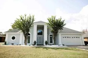Southern Luxury Eastchase District 3br and 2bth - Mitylene