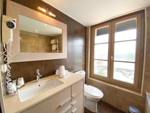 Hotels Best Western Le Cheval Blanc -Vue sur le port-plein centre ville : Chambre Double Deluxe