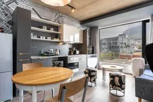 422 WEX1 by Perch Stays - Paardeneiland