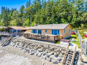 Waterfront Retreat, Relaxation, Fun in Hood Canal
