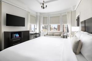 Deluxe King Room with Sofa Bed room in The Gregory