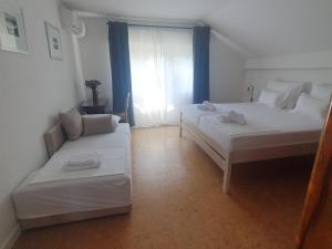 Apartments by the sea Slatine, Ciovo - 22694