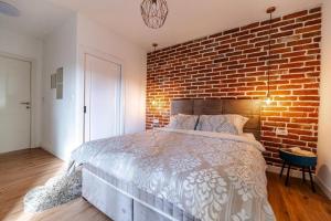 Apartments with a parking space Zadar - 23131