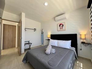 New-Promo-Family-Pool-Gated-Sleeps 10-Near Beach