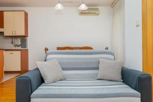 Apartments with parking space Zagreb - 22137