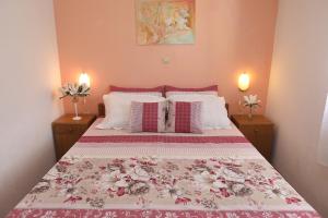 Apartments by the sea Okrug Gornji, Ciovo - 22139