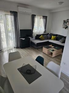 Apartments with parking space Podgora, Makarska - 22286