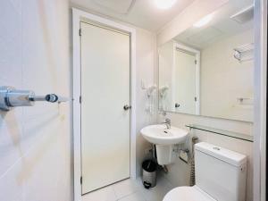 Azure Lovely and Refreshing 1 BR Suite