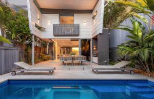 Kokos Beach House 1 - beachside luxury with pool