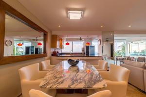 Condominio frente a la mejor playa en Vallarta.