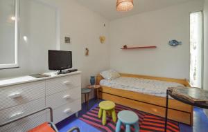 Beautiful Home In Cinisi With Wifi