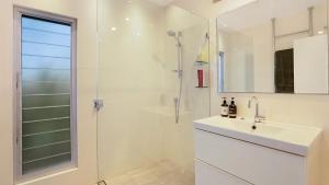 Surfside by HolidayCo