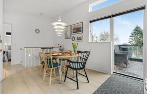 Awesome Home In Børkop
