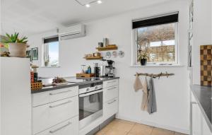 Awesome Home In Børkop