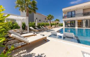 Amazing Home In Kastel Stari With Sauna