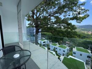 Utopia Naiharn by Fred&Com Phuket