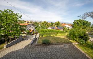3 Bedroom Stunning Apartment In Kastav 