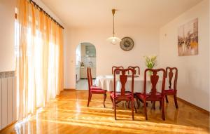 3 Bedroom Stunning Apartment In Kastav 
