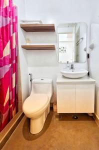 Avida Towers Davao COZY STUDIO with NETFLIX and FAST WIFI!