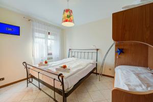 Casa Angiolina Lake And Mountain View - Happy Rentals