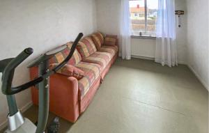 2 Bedroom Gorgeous Home In Tanumshede