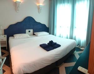 Espana Condo Resort By K&T