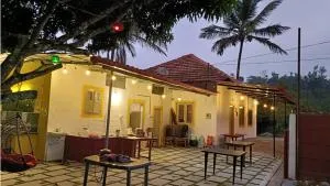 Vedaanti Farmstay - Gonikoppal
