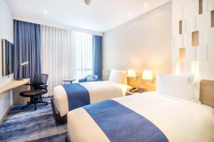 Holiday Inn Express Bangkok Soi Soonvijai by IHG