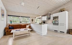 3 Bedroom Awesome Home In Ebeltoft