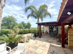 Lucrezias house near the sandy beach parking-wifi