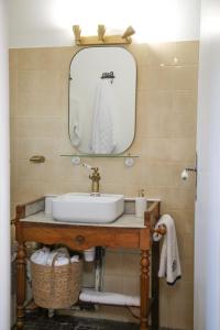 Le Refuge dAlienor at Domaine Le Touran near Saint Emilion