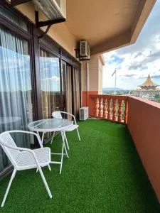 Muji style Riverbank suites level 10 - Kampung Boyan