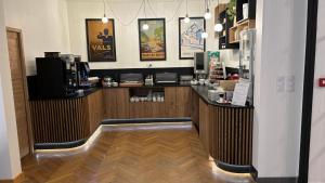 Hotels Logis Hotel Restaurant Grand Hotel de Lyon : photos des chambres