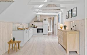 2 Bedroom Beautiful Home In Thyholm