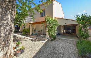 Gorgeous Home In Sorgues With Wifi